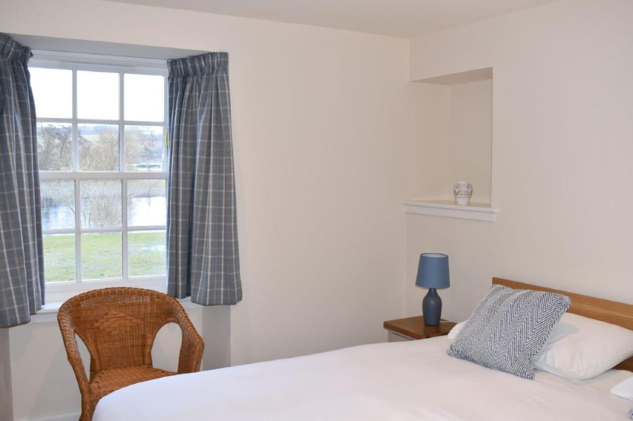 Heron Cottage, Port O Tay Питлохри Екстериор снимка